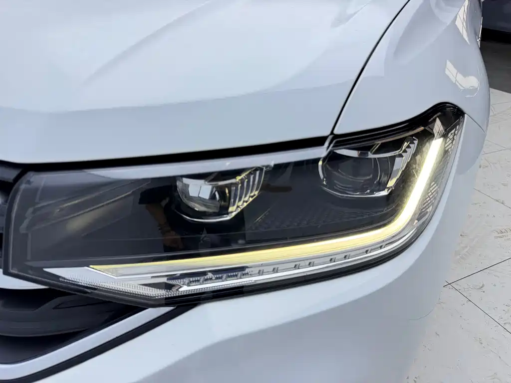 Volkswagen Explore The Shadows 2022