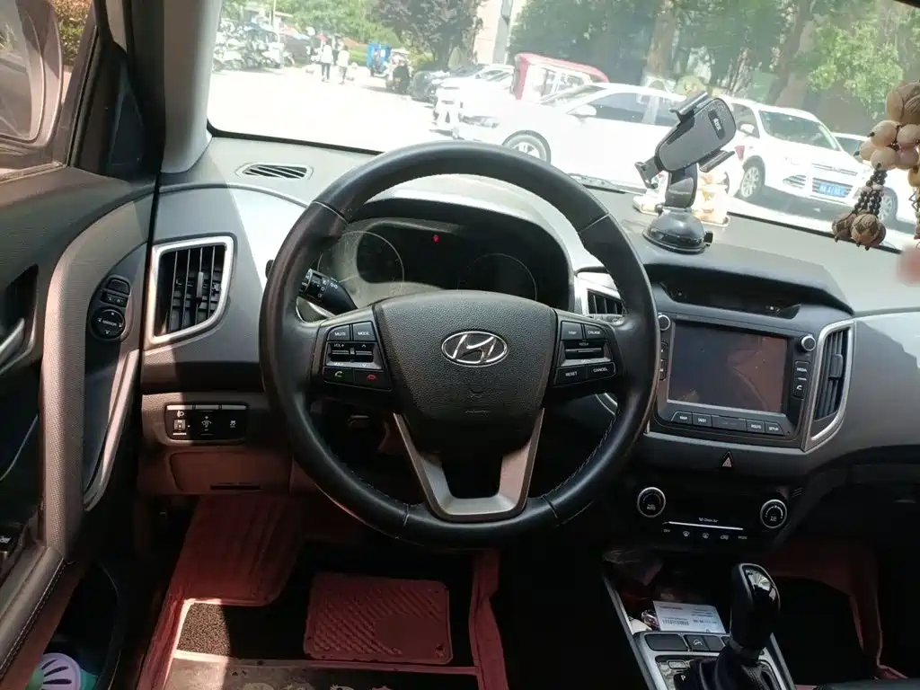 Hyundai ix25 2015