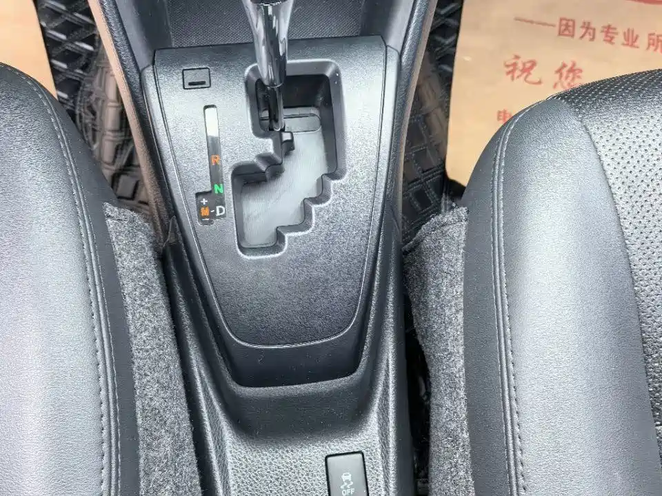 Toyota Yaris L 2022 — фото 12