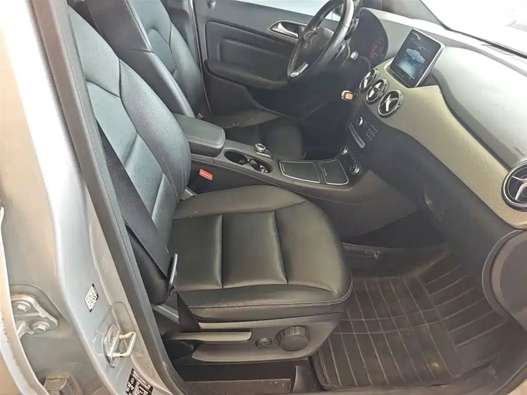 Mercedes-Benz B-Class 2015 — фото 25