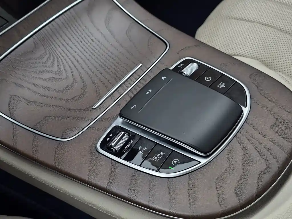 Mercedes-Benz E-Class 2021 — фото 13