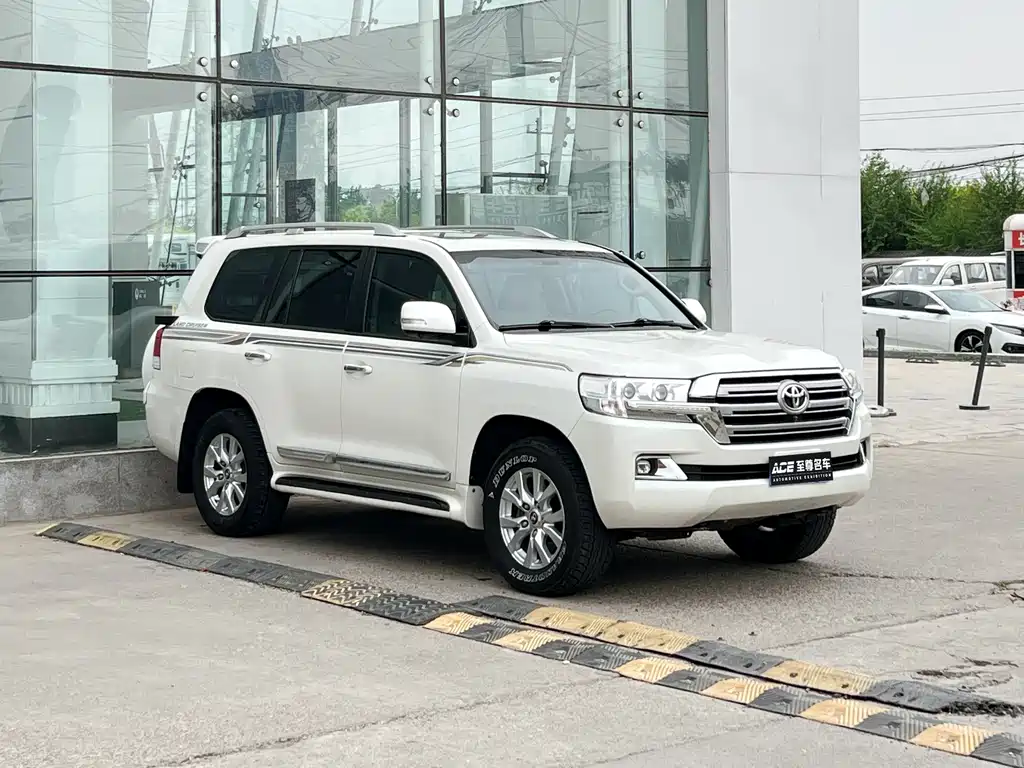 Toyota Land Cruiser 2019 — фото 3