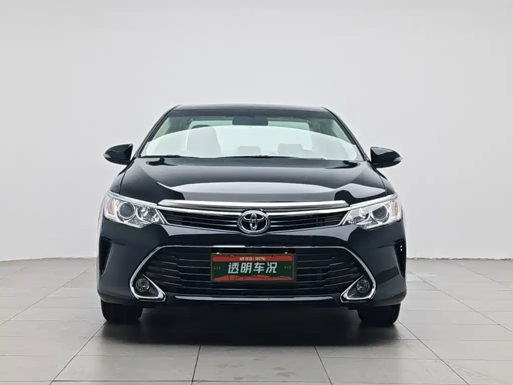 Toyota Camry 2015 — фото 3