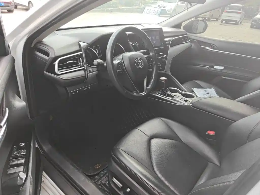 Toyota Camry 2022 — фото 16