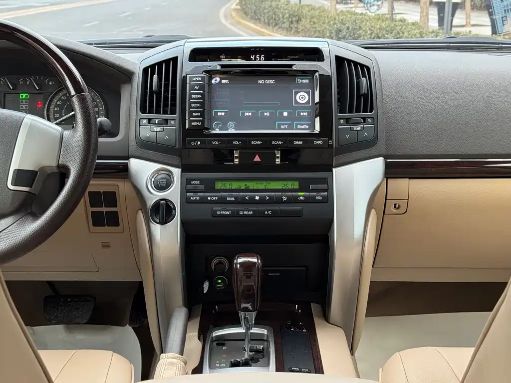 Toyota Land Cruiser 2016 — фото 13