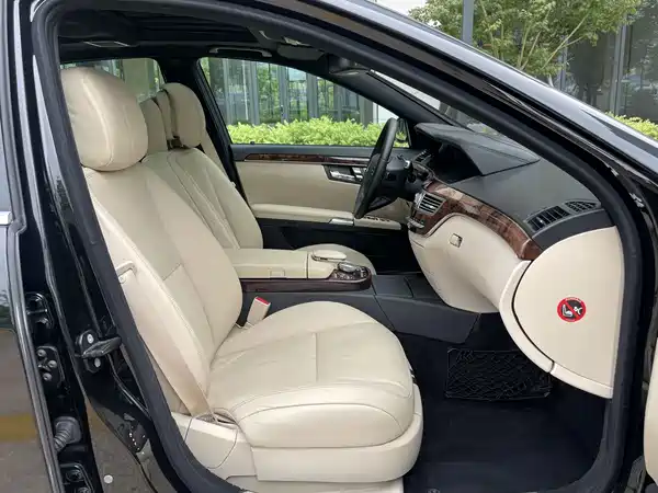 Mercedes-Benz S-Class 2008