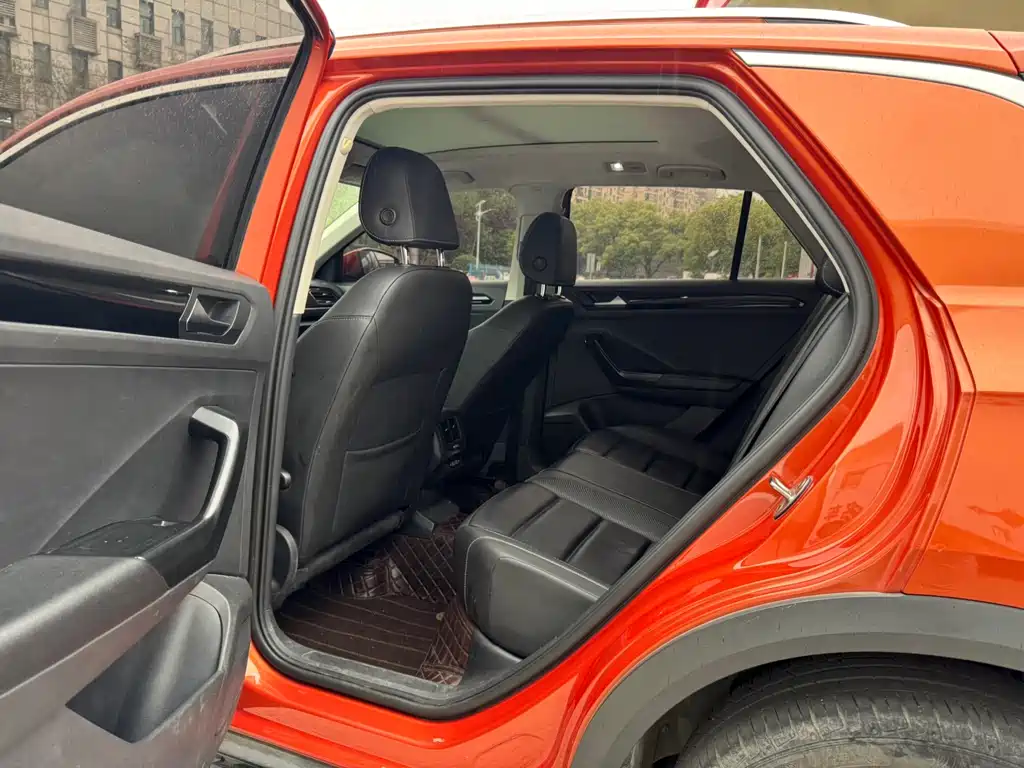 Volkswagen T-Roc 2020 — фото 10