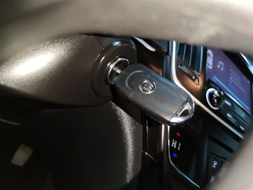 Buick Regal 2015 — фото 9