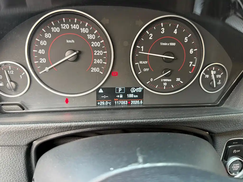 BMW 3 Series 2017 — фото 10