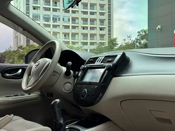 Nissan Tiida 2011