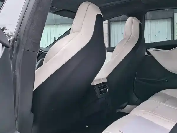 Tesla Model S 2018