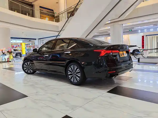 Nissan Teana 2025