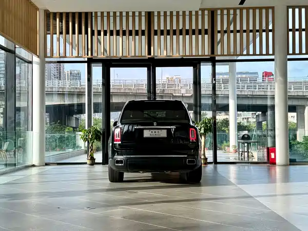 Rolls-Royce Cullinan 2021