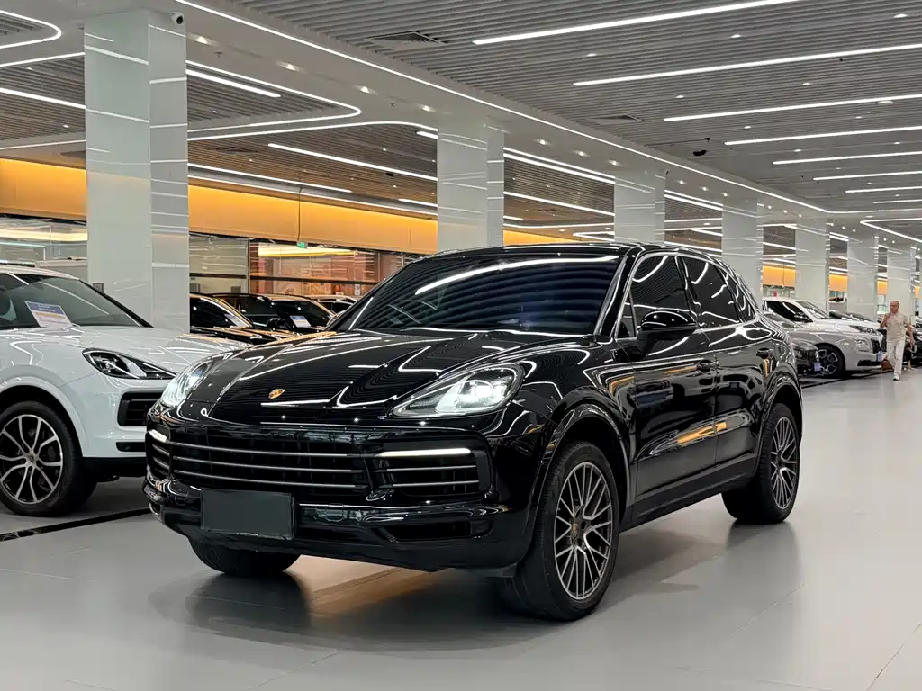 Porsche Cayenne 2020 — фото 1
