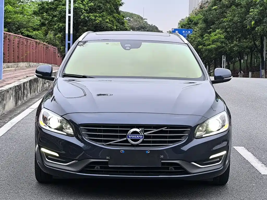Volvo V60 2014 — фото 2