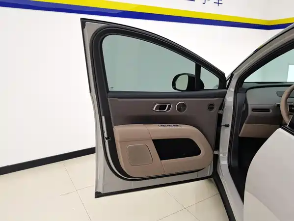 Li Auto i6 2026