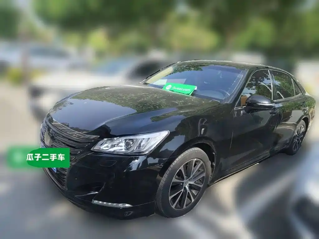 Toyota Crown 2018 — фото 1