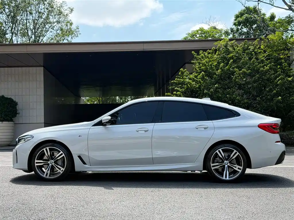BMW 6 Series GT 2023 — фото 18