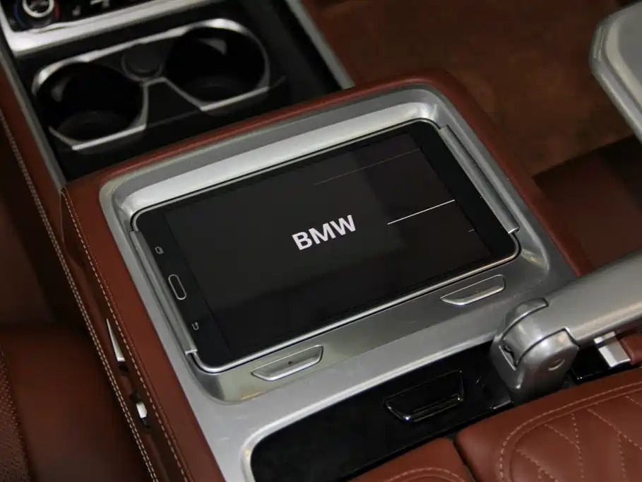 BMW 7 Series 2021 — фото 25