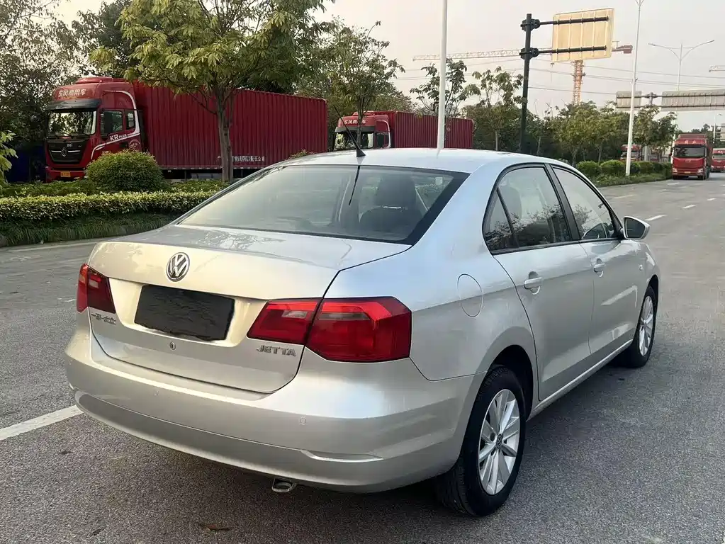 Volkswagen Jetta 2015 — фото 7