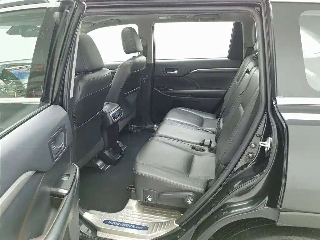 Toyota Highlander 2020 — фото 15