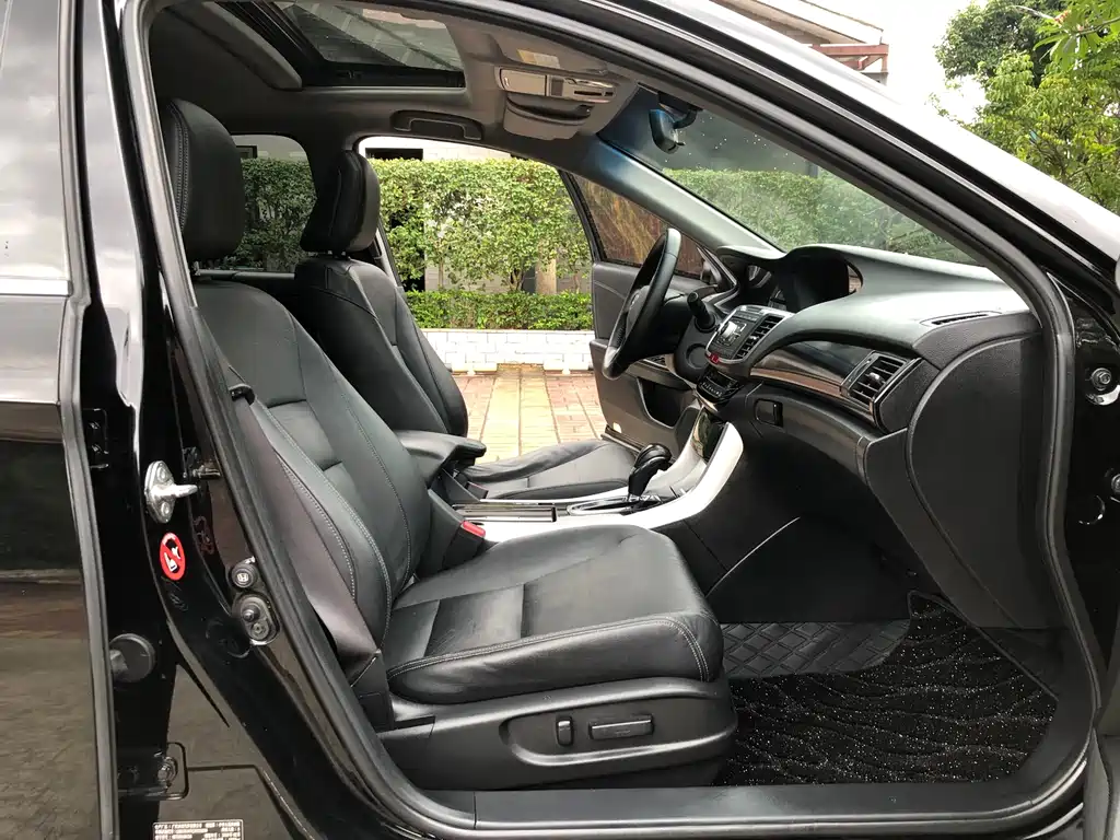 Honda Accord 2018 — фото 15
