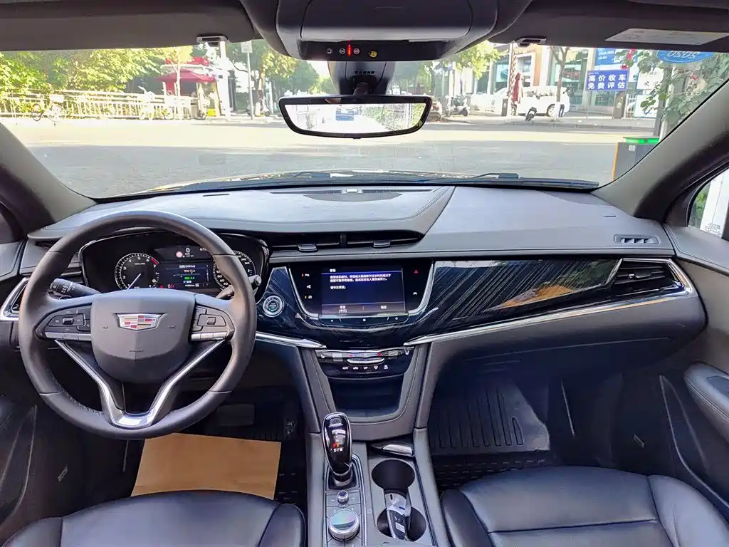 Cadillac XT6 2019 — фото 10