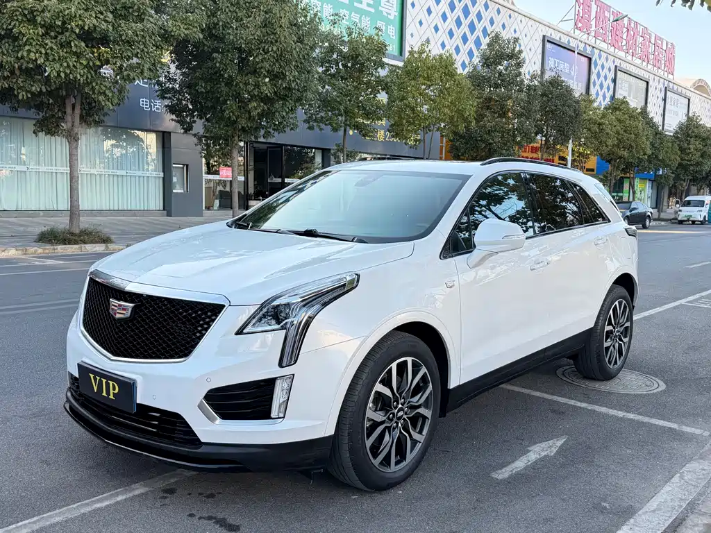 Cadillac XT5 2021 — фото 1