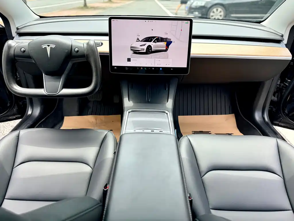 Tesla Model 3 2023 — фото 10