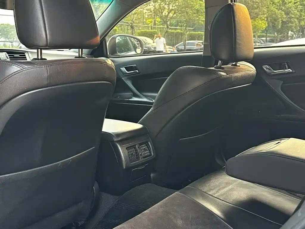 Toyota Reiz 2016