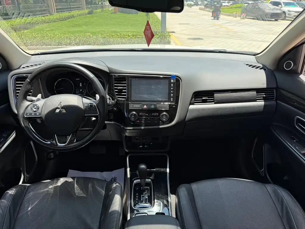 Mitsubishi Outlander 2017