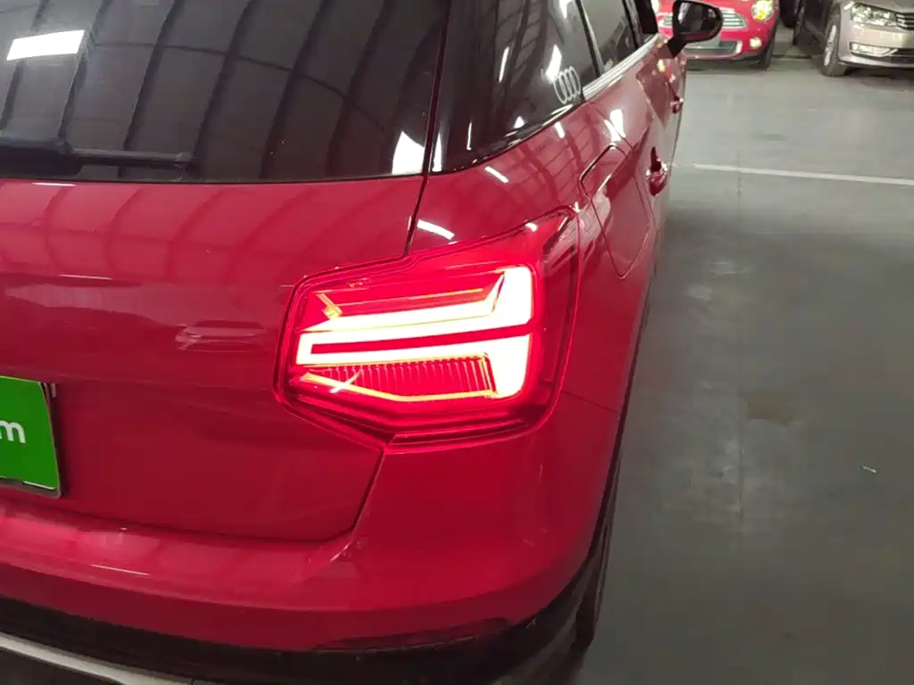 Audi Q2L 2021 — фото 24