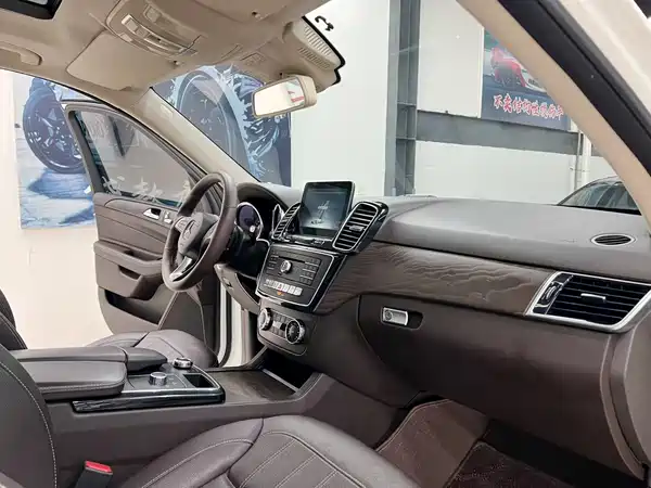 Mercedes-Benz GLE 2015