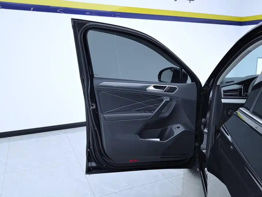 Volkswagen Tiguan L 2024
