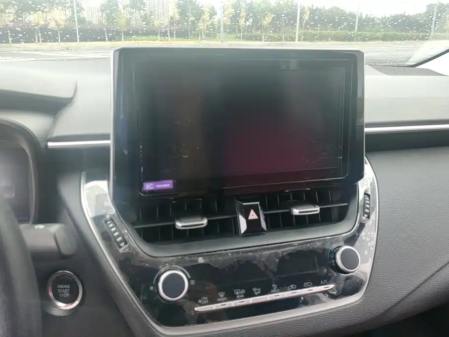 Toyota Corolla 2023 — фото 13