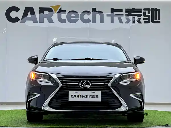 Lexus ES 2015