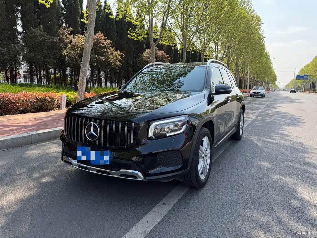 Mercedes-Benz GLB 2023 — фото 1