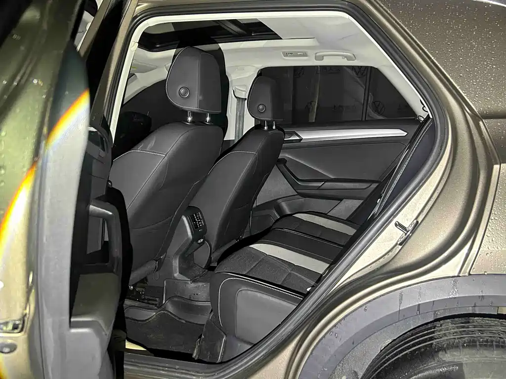 Volkswagen T-Roc 2021 — фото 3