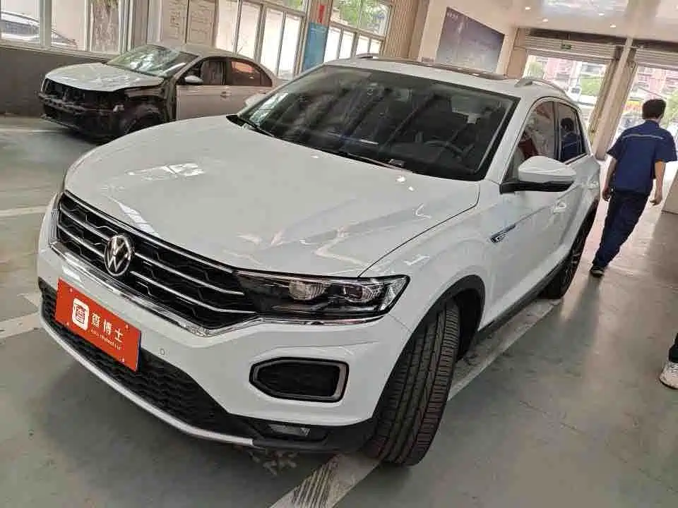 Volkswagen T-Roc 2022 — фото 1