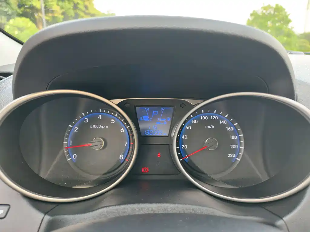 Hyundai ix35 2015 — фото 19
