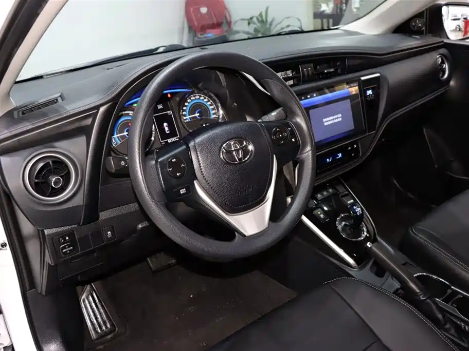 Toyota Corolla 2019 — фото 10