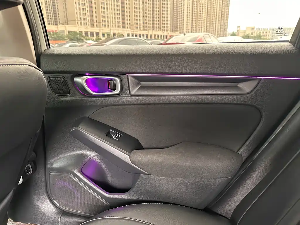Honda Civic 2023 — фото 11