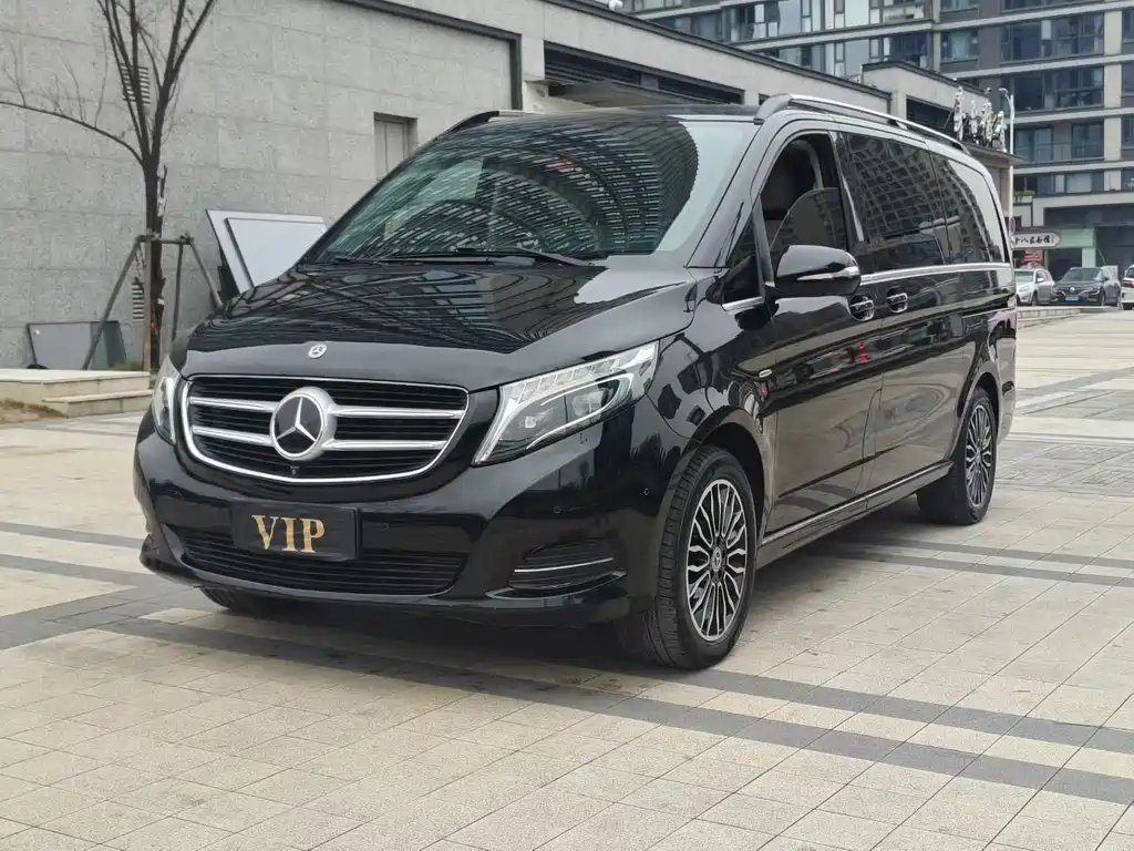 Mercedes-Benz V-Class 2019 — фото 1