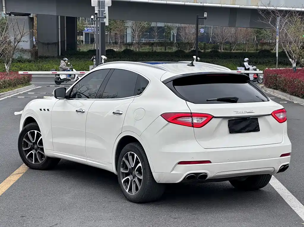Maserati Levante 2017 — фото 7
