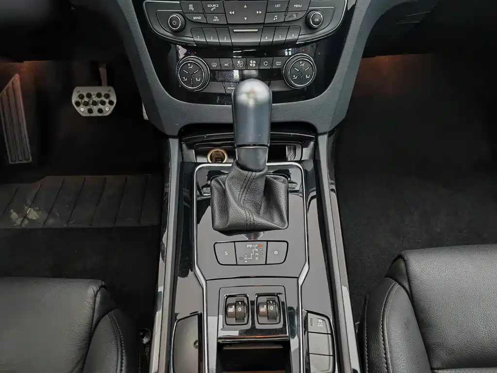 Peugeot 508 2015 — фото 13