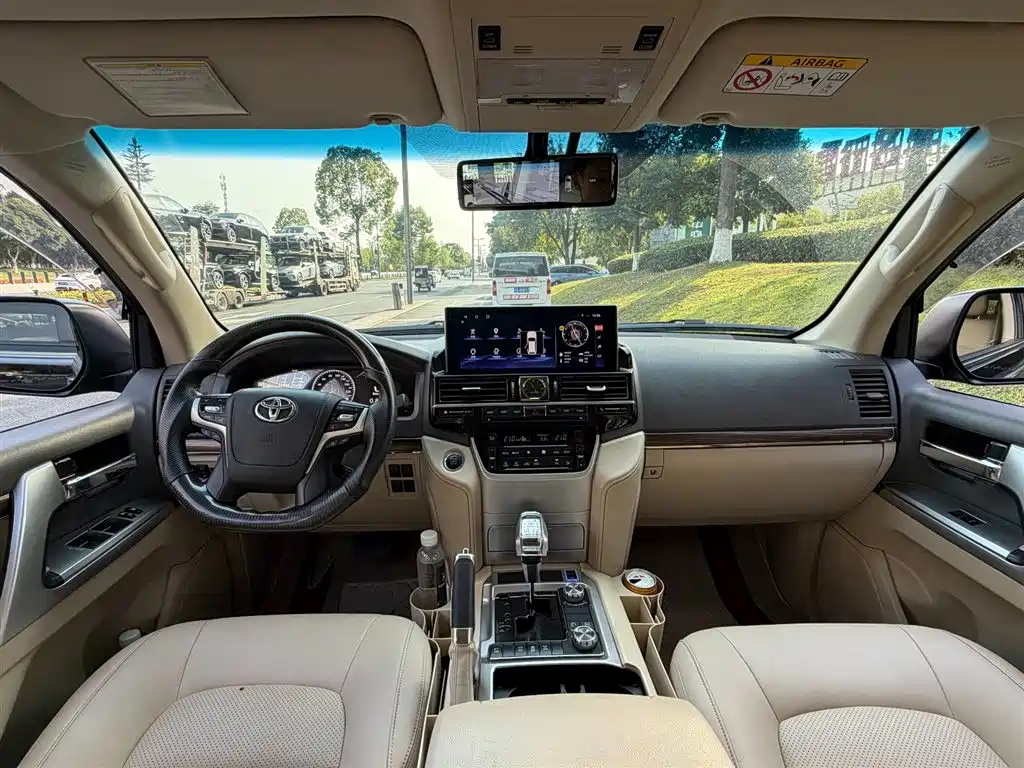 Toyota Land Cruiser 2019 — фото 11