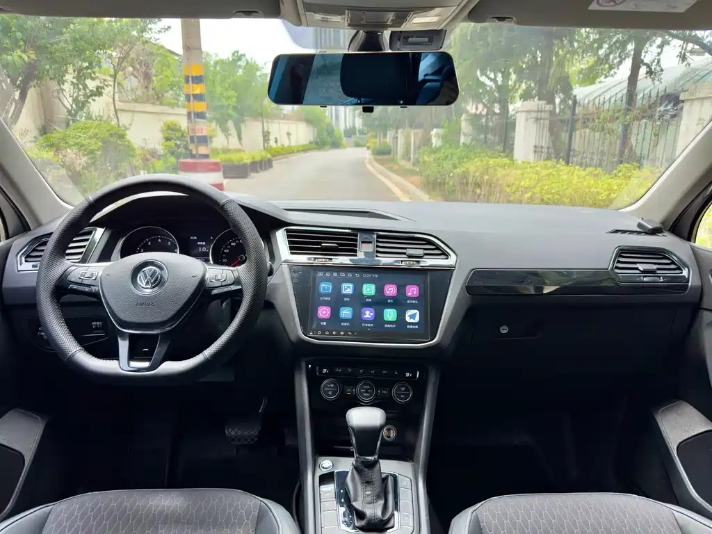 Volkswagen Tiguan L 2017 — фото 14