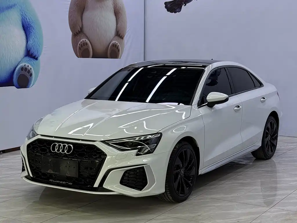 Audi A3 2023 — фото 1