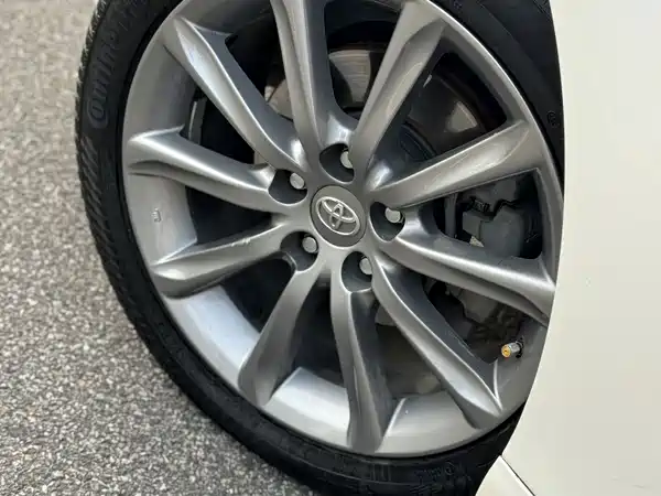 Toyota Reiz 2015