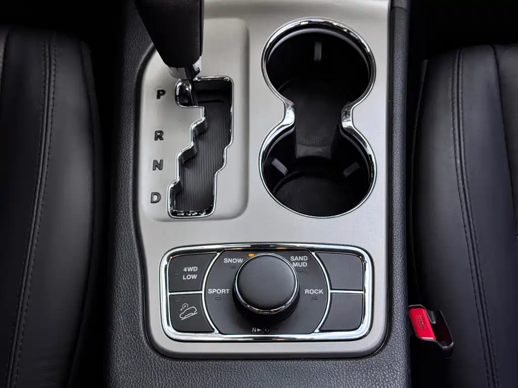 Jeep Grand Cherokee 2012 — фото 16